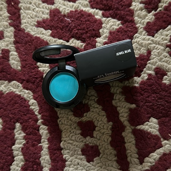 Brand new Discontinued MAC Jewel Blue Shadow! - Picture 1 of 3